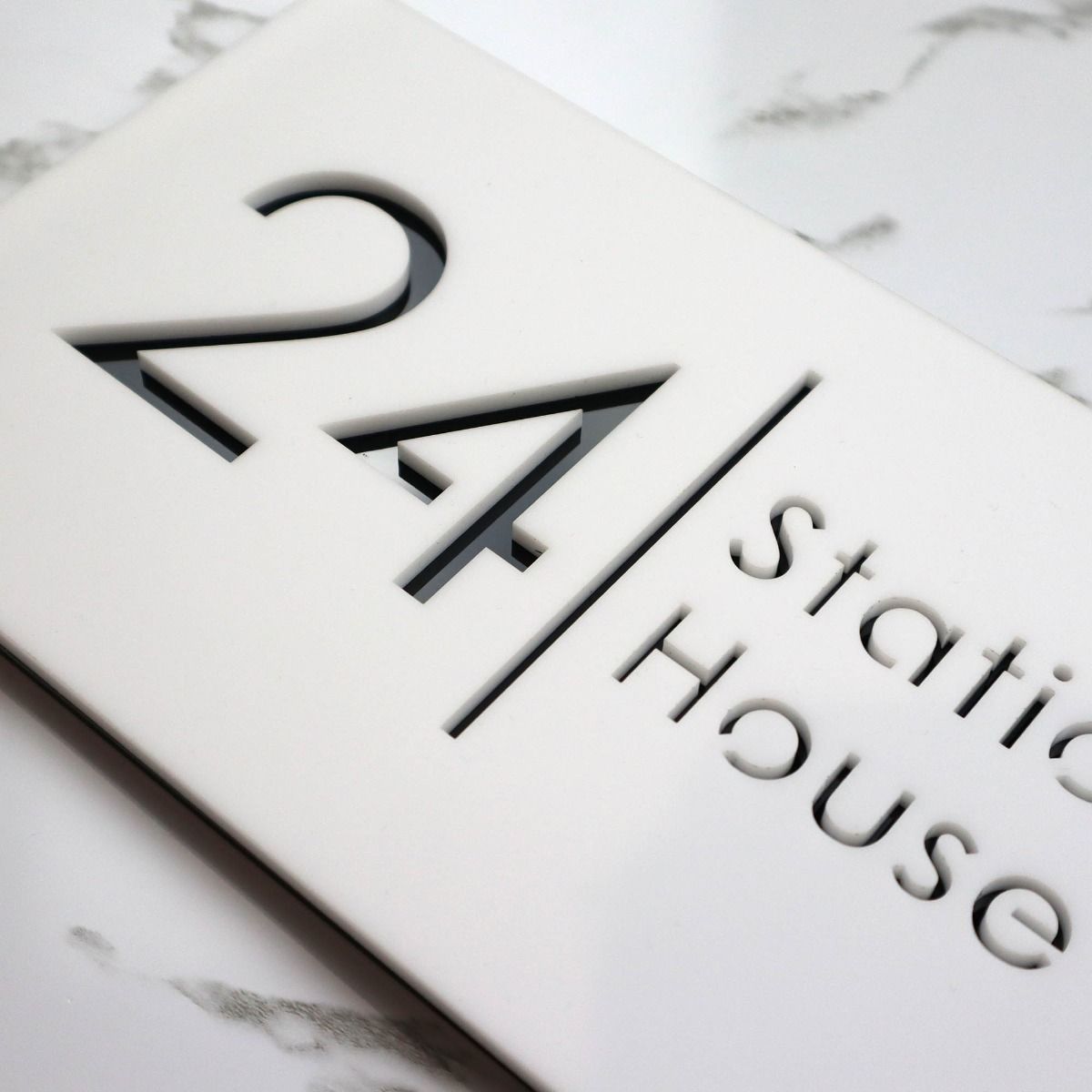Door Sign , Acrylic Mirror Tech ----- Pristine White x Matt Black Mirror , Spanish Style